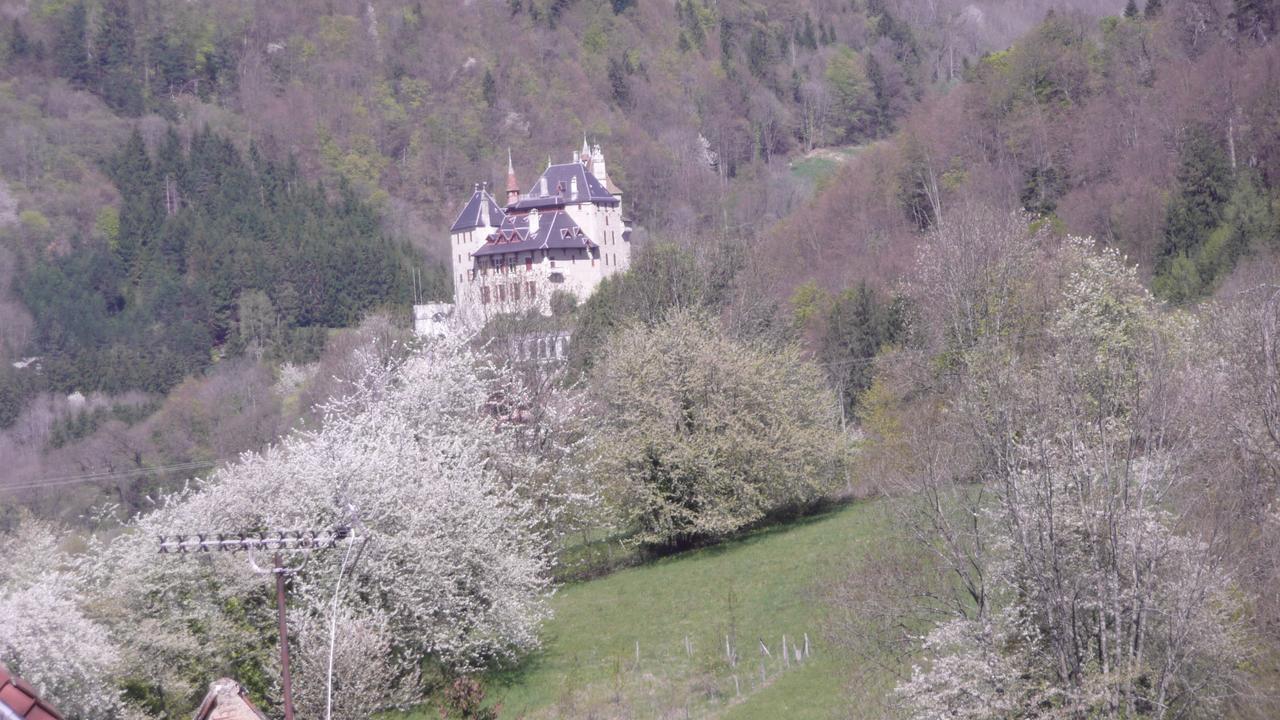Hotel Golf Et Montagne Talloires Exterior photo